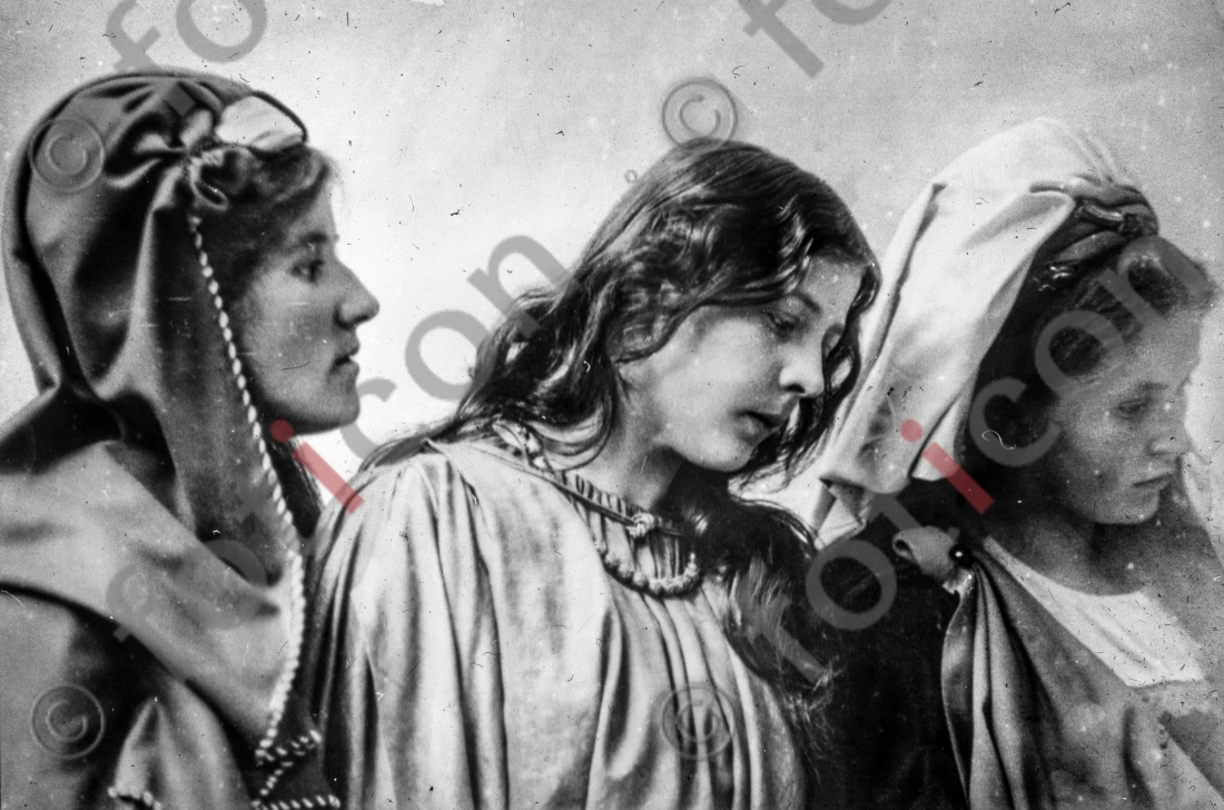 Maria Magdalena  und die Frauen | Mary Magdalene and the women - Foto foticon-simon-105-089-sw.jpg | foticon.de - Bilddatenbank für Motive aus Geschichte und Kultur